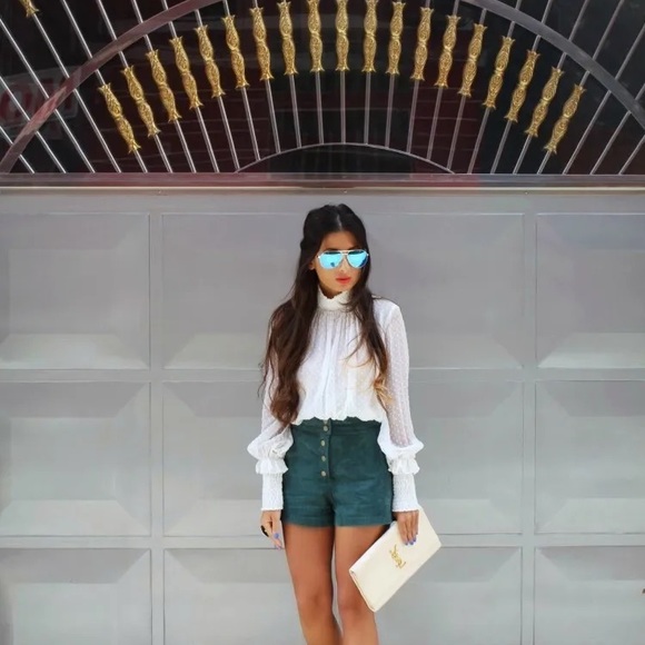 Zara Green Suede Leather Button Fly High Waist Shorts sz S - Picture 3 of 7